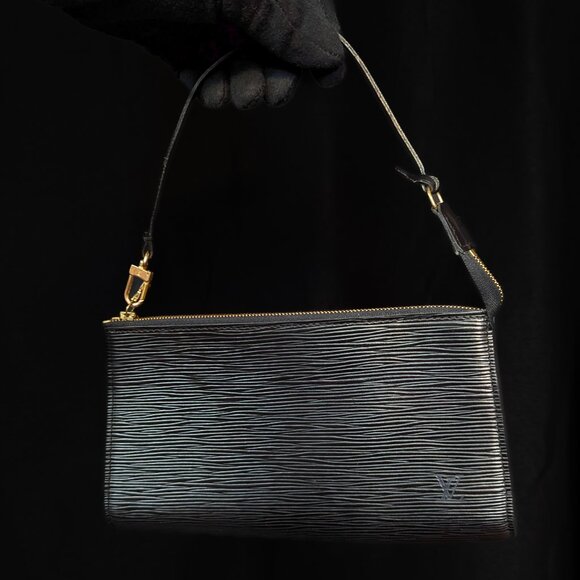LOUIS VUITTON Black Epi Leather Accessories Pochette 24 Bag - Picture 1 of 15